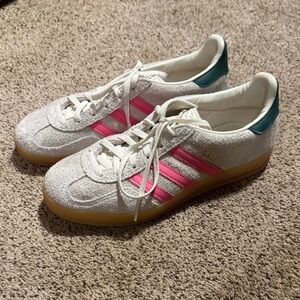 Adidas White Gazelle Size 7M/8.5W off white/pink/green